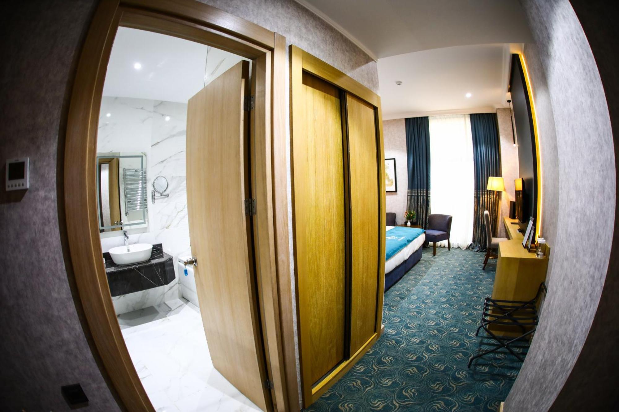 Iris Hotel Baku - Halal Hotel エクステリア 写真
